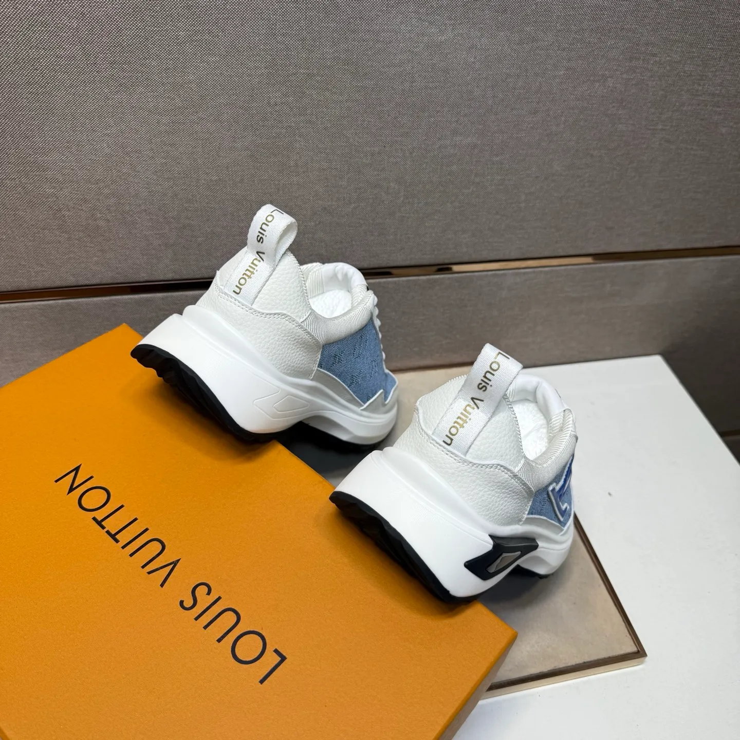 Men's men's shoes 💰pp462【LV～】men's casual shoes 2025z cabinet sales simultaneously 🔶Size: 38-44 #️⃣ 🔷3 colors🔜The upper is made of multi-material splicing➕Mesh lining, comfortable and breathable, sole: original comfortable and wear-resistant outsole, ⚠️real thing📱photographed🎬real thing is better📢📢📢